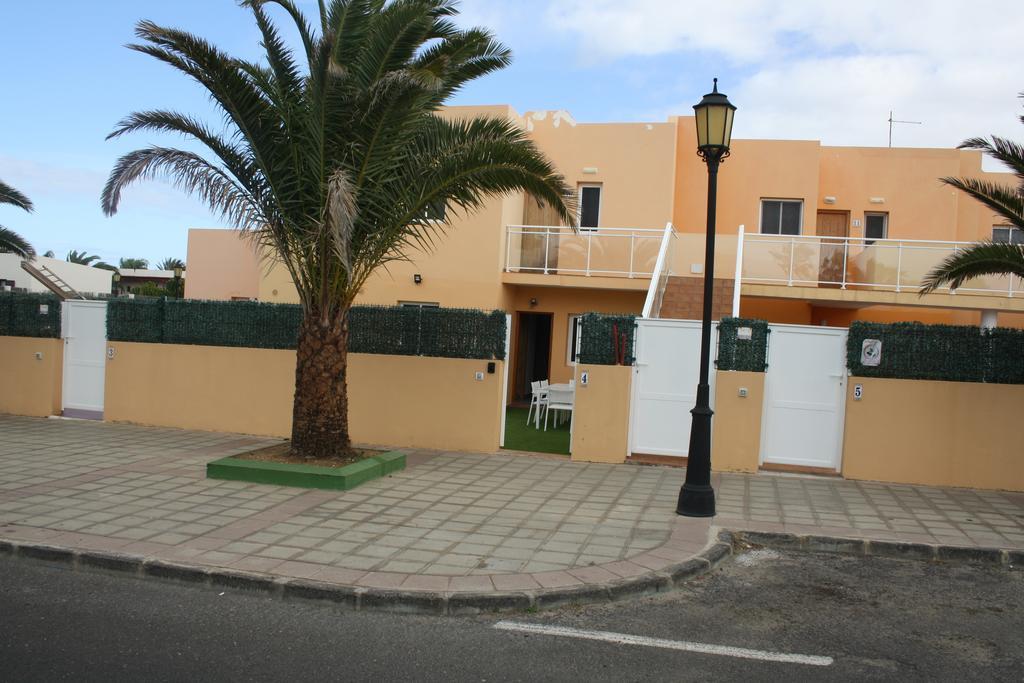 Anju Villas Los Delfines Bravo'S Apartments Corralejo Esterno foto