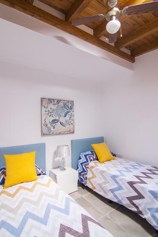 Anju Villas Los Delfines Bravo'S Apartments Corralejo Esterno foto