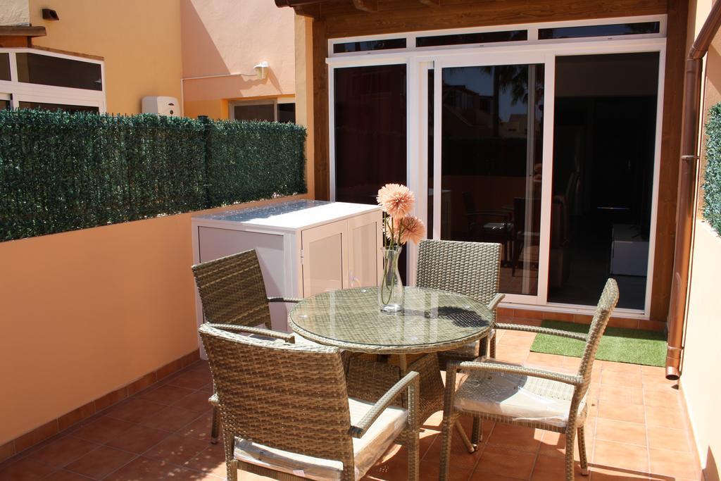 Anju Villas Los Delfines Bravo'S Apartments Corralejo Esterno foto
